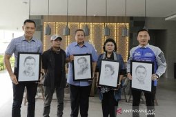 Pelukis Garut bangga buat sketsa wajah ibu Ani Yudhoyono