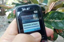 Listrik sering padam, warga pedalaman Aceh Barat kesulitan akses  jaringan telepon selular