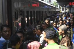 86.787 pemudik turun di stasiun Daop 7 Madiun