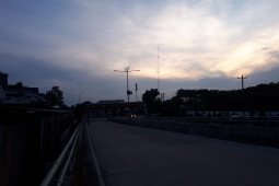 H-2 Lebaran arus mudik di tol Amplas lengang dari kendaraan pemudik