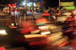 Pemudik bermotor jalur Pantura Karawang masih ramai