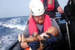 Malta selamatkan 400 manusia perahu di Mediterania