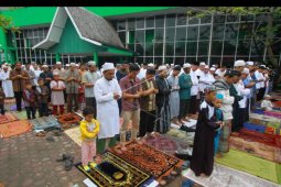 Salat Idul Fitri lebih awal