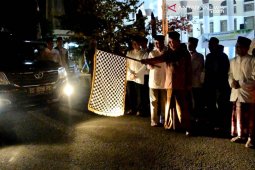 Bupati Hijazi imbau warga tidak berlebihan rayakan Lebaran