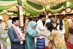 Masyarakat padati "open house" Gubernur Jambi