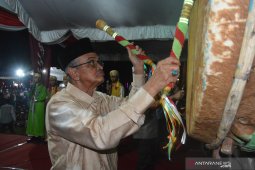 Bupati ingin budaya "becatuk dauh" lestari