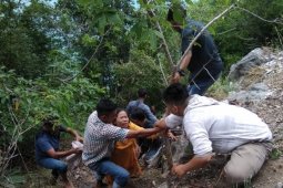 Korban mobil ke jurang di Geurutee jadi tiga orang