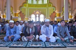 Wabup Ketapang Sholat Ied di Masjid Agung Al Ikhlas