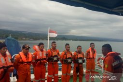 Pesawat TNI-AU turut  cari KM Lintas Timur yang tenggelam