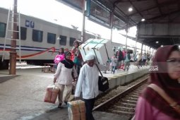 Jumlah pemudik turun di stasiun Daop Madiun masih ramai