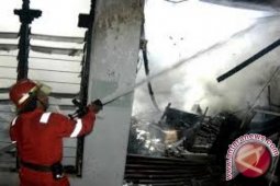 Ditinggal berlebaran tiga rumah terbakar di Merangin