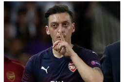 Mesut Ozil, habis manis sepah dibuang?