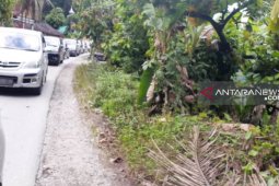 Ruas jalan lintas Tengah Sumatera Tapsel ramai lancar