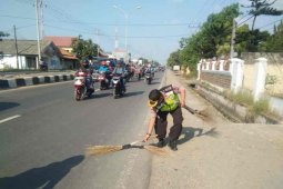 Polres Indramayu tertibkan "penyapu uang" ganggu arus kendaraan