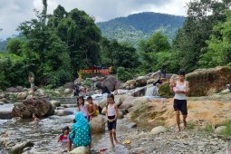 Obyek wisata perbatasan masih ramai dikunjungi