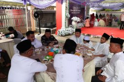 Bupati Tanah Bumbu adakan "Open House" Lebaran