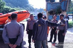 Satu korban mobil masuk jurang ditemukan meninggal