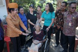 K3S Denpasar serahkan kursi roda untuk penyandang disabilitas
