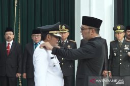 Gubernur Jabar lantik Eka Supria Atmaja menjadi Bupati Bekasi