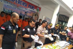 Dua WN Malaysia dibekuk selundupkan sabu  dalam mesin pembuat es