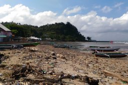 Legislator Gorut nilai perlu tata kelola persampahan wilayah pesisir
