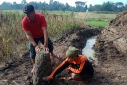 Warga Kediri temukan bangunan diduga struktur candi