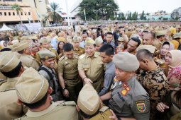 Gubernur Arinal Djunaidi Pimpin Upacara Mingguan Pertama