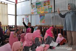 Ajarkan Bahasa Inggris untuk anak kurang mampu
