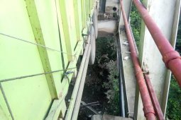 Macet panjang akibat Jembatan Way Mesuji ambles