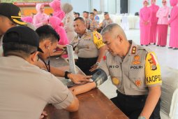 Sambut hari bhayangkara, pejabat Polda Aceh donor darah