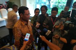 Mahfud berpesan keponakannya bersaksi secara profesional