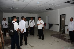 Belum beroperasi bangunan RSUD KH Mansur banyak rusak
