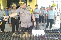Kapolres singkawang periksa kendaraan dan senjata api anggota