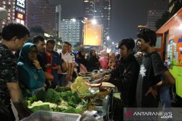 Para pedagang dapat berkah pagelaran perayaan HUT DKI Jakarta