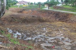 Lahan tidur samping Dinas PU Abdya dijadikan sawah terasering