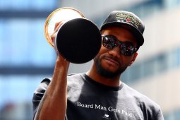 Toronto merayu Kawhi Leonard tetap di Raptors, NBA