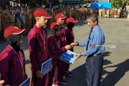 Bank Kalsel serahkan bonus atlet berprestasi