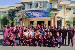 Pemkab HST serahkan bonus atlet berprestasi Popda