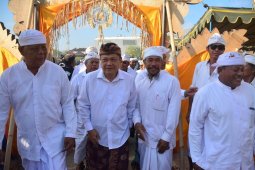 Wali Kota Denpasar hadiri "Karya Atiwa-Tiwa" di Desa Pakraman Kepaon