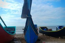 Tiga nelayan Aceh Timur ditemukan selamat setelah terombang-ambing