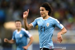 Cavani antar Uruguay tundukkan Chile  di Copa America