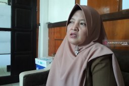 Oknum guru ajak siswinya masuk tempat hiburan malam