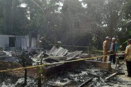 Cekcok, anak durhaka bakar rumah orang tuanya di Langkat