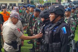 Polda Sumsel kirim bantuan personel atasi kebakaran lahan tol Indralaya