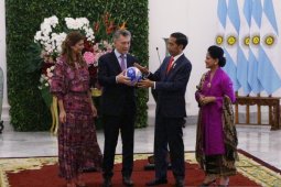 Presiden Argentina dapat bola "made in"  Majalengka