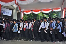 Ribuan warga Jembrana mencari kartu kerja setiap tahun
