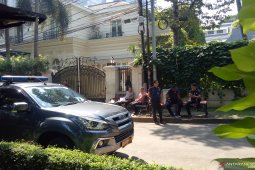 Cawapres 02 Sandiaga masih melakukan kegiatan di kediamannya