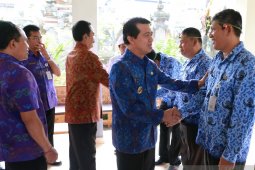 Bupati  Klungkung lantik 12 pejabat