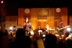 Penyanyi Astrid tampil memukau di Festival Rengganis Situbondo (Video)
