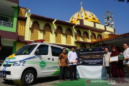 Pegadaian sumbang ambulans untuk masjid di Bintara Jaya Bekasi